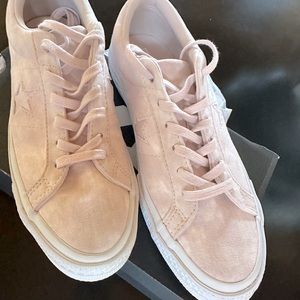 BRAND NEW ladies converse size 7